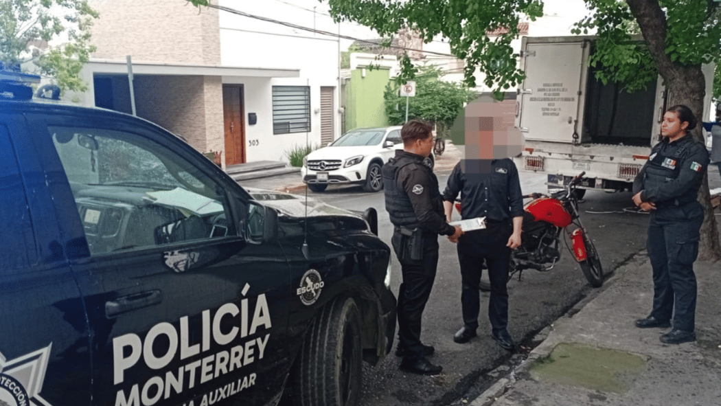 Luego de perder su cartera con más de dos mil pesos en efectivo en su interior, un joven logró recuperar sus pertenencias.