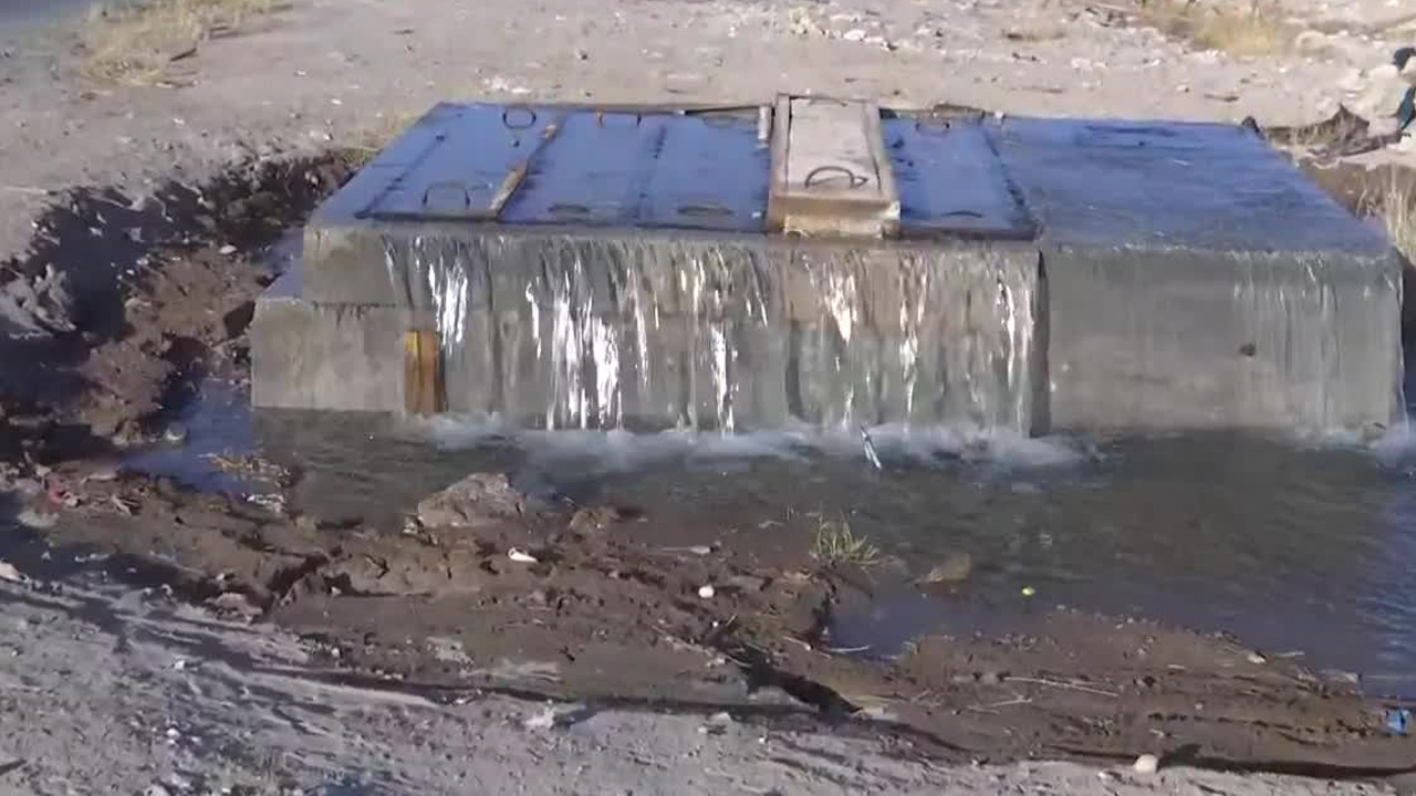 La infraestructura del proyecto Agua Saludable para la Laguna registra una falla de gran magnitud que ha provocado el desperdicio de miles de litros de agua.