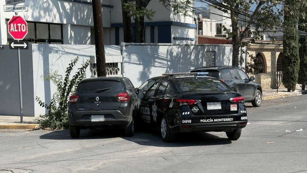 elemento de tránsito es hospitalizado tras choque en colonia La Lomas en Monterrey