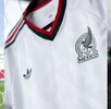 Tres ediciones del uniforme de la Selección Mexicana