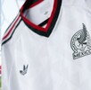 Tres ediciones del uniforme de la Selección Mexicana