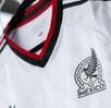 Tres ediciones del uniforme de la Selección Mexicana