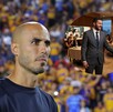 Guido Pizarro durante un partido con Club Tigres .