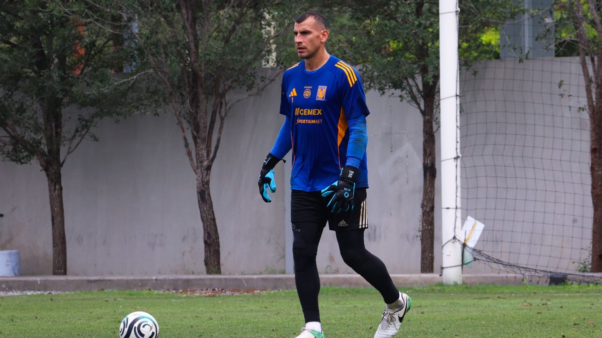 Nahuel Guzmán en el entrenamiento de Tigres previo a la final de Champions Cup.