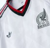 Tres ediciones del uniforme de la Selección Mexicana