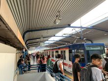 Baja presión en tubería causa retrasos en Línea 1 del Metro en Monterrey