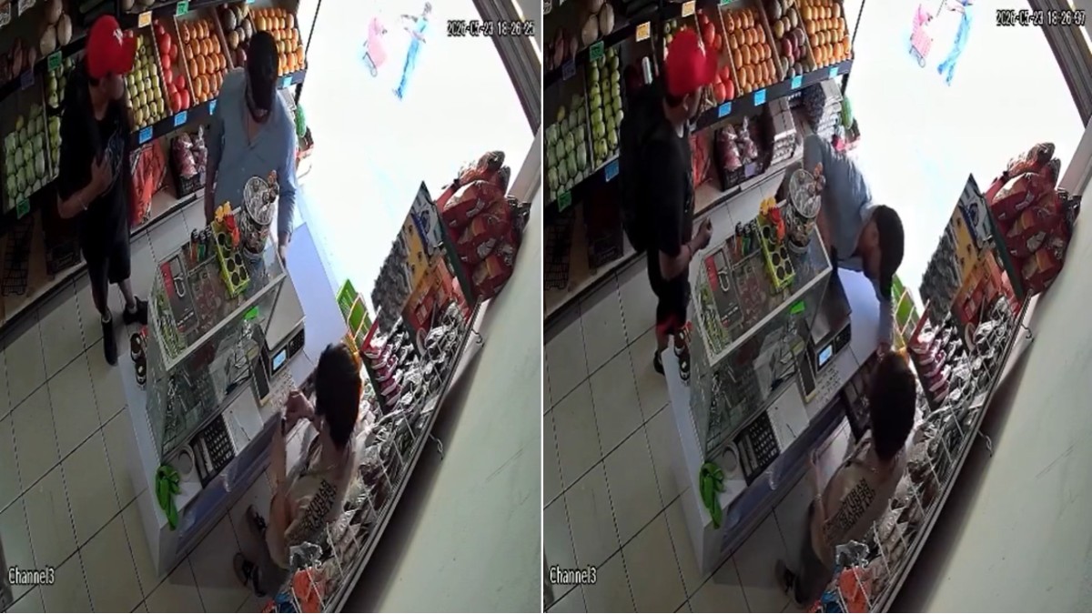Circula en redes el video de dos hombres armados asaltando un abarrotes en la colonia Antares.