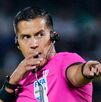 Daniel Quintero Huitrón pitando un partido en Liga MX.