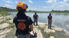 Operativo de búsqueda en Cadereyta Jiménez tras el reporte de un hombre caído a un río.