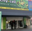 Robo negocio de celulares en Centro de Monterrey.