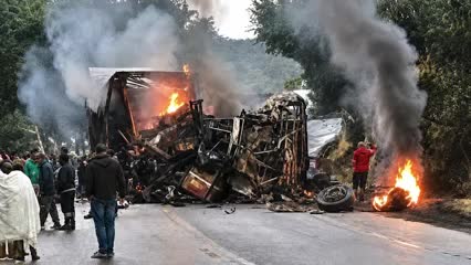 El siniestro ocurrió en la vía BR-251, conocida con ese nombre y que acumula 70 accidentes y 25 fallecidos en lo que va de 2026.
