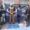 Hombre detenido con droga en frente y Guardia Nacional