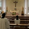 Legionarios de Cristo en iglesia.