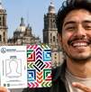 Joven sosteniendo la tarjeta incluyente de CdMx
