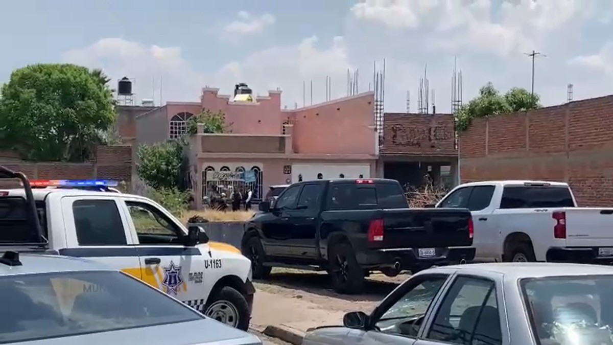 Un elemento de la Agencia de Investigación Criminal de la Fiscalía General del Estado de Guanajuato perdió la vida este lunes luego de ser víctima de un ataque.