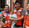Trabajadores de Agua y Drenaje de Monterrey excavaron en la colonia La Floresta