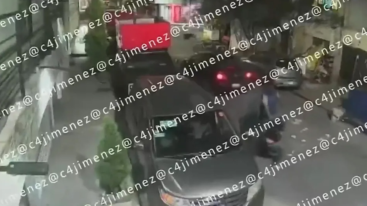 Una familia y vecinos evitaron un asalto de 85 mil pesos en Nezahualcóyotl al enfrentar a delincuentes con piedras y tabiques.