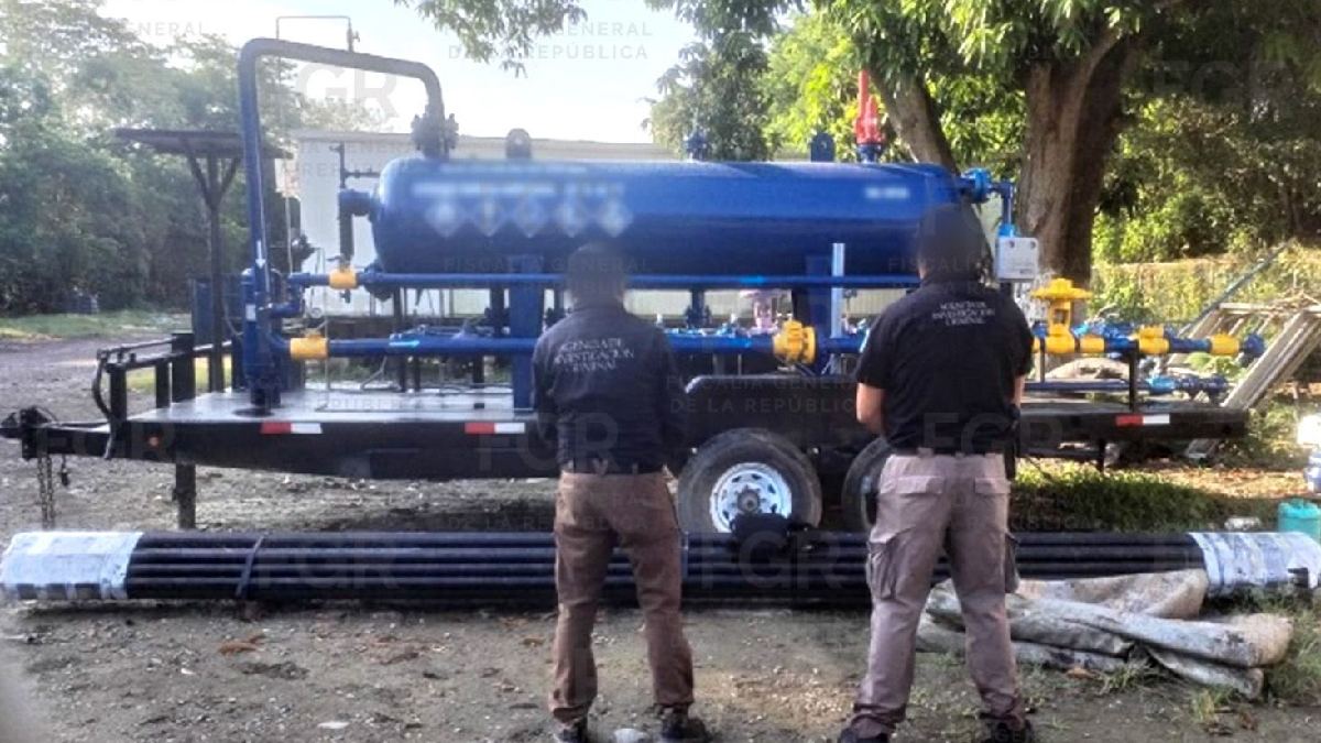 policías aseguran una máquina en un operativo contra el huachicol en veracruz
