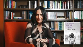 Lydia Cacho regresa a México con su nueva novela Un halcón bajo mi ventana