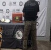 Perrito con policía