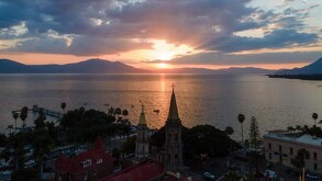 Lago de Chapala con atardecer
