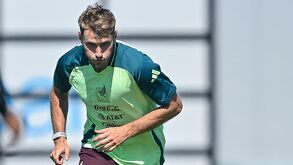 Santiago Giménez entrenando con la Selección Mexicana