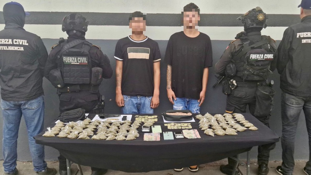 Cinco presuntos generadores de violencia, incluidos dos menores, fueron detenidos durante un operativo en Monterrey.