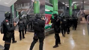 Policías de Fuerza Civil en operativo de seguridad en Metro.