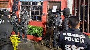 Hallan parte de un cargamento de medicamento robado dentro de clínica de CdMx.