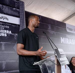 Harrison Barnes respaldará mejoras en plazas deportivas de Saltillo y podría visitar la ciudad en junio.