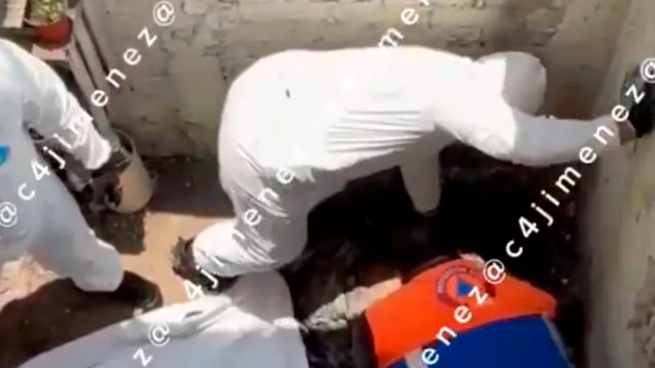 Autoridades de CdMx hallaron el cuerpo de un hombre enterrado bajo una fonda en la GAM durante un cateo por narcomenudeo.