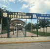 Padres de familia se quejan por debido a que una secundaria de Linares, Nuevo León entrego hamburguesas y causo intoxicación a los alumnos.