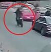 Hombres huyendo en motocicleta tras asesinar a un sujeto en Puebla.