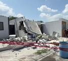 Un incendio y una explosión provocaron el colapso parcial de una vivienda en la colonia Lomas del Rosarito, en Cadereyta.