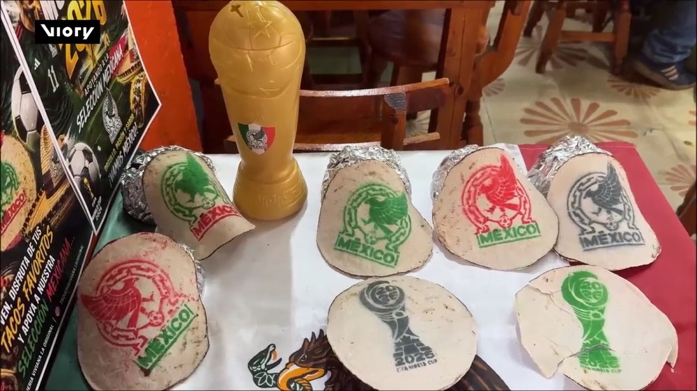 Tortilla de harina con logos del Mundial 2026.