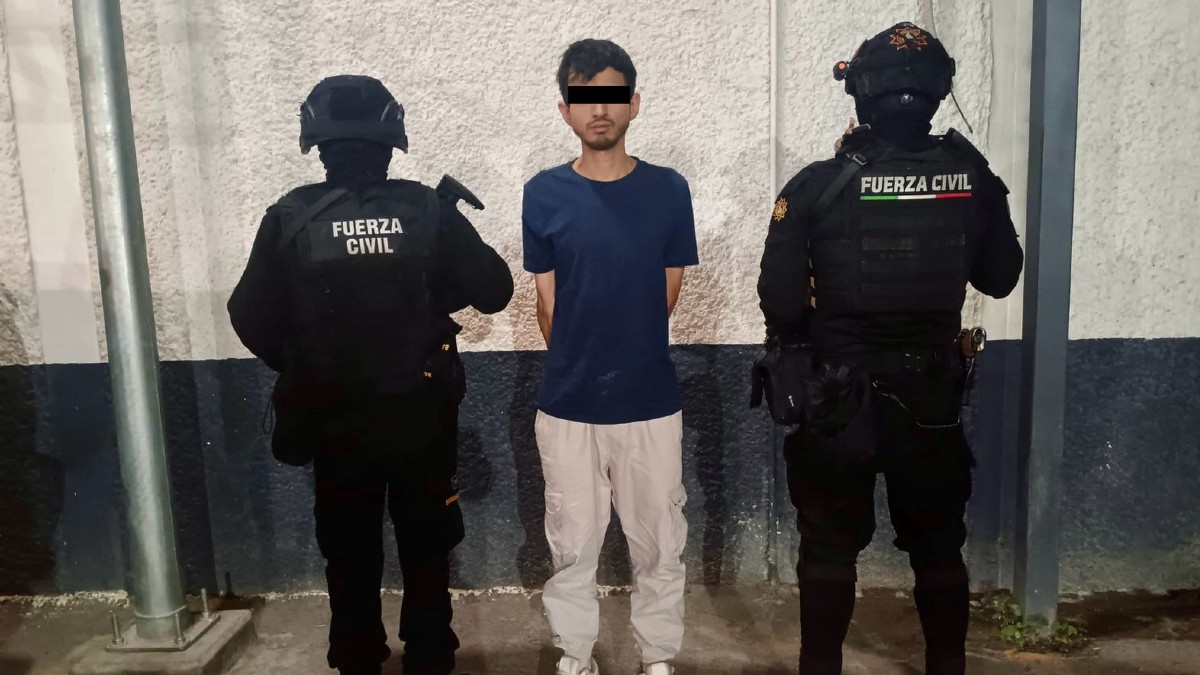 Detienen dos mujeres vinculadas con un grupo delictivo, tras persecución en carretera Nuevo Laredo en el municipio de Sabinas Hidalgo.