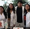 Estudiantes de la Facultad de Medicina BUAP en un proyecto dentro de las instalaciones
