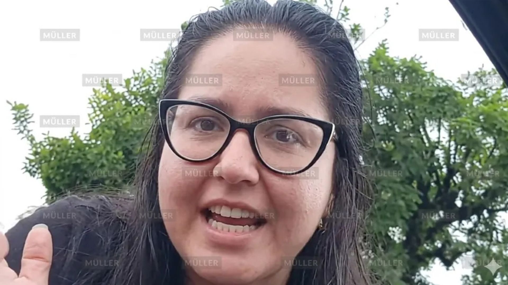 Una mujer bautizada como Lady Martillo fue captada en video agrediendo con una herramienta a un automovilista en calles del circuito interior de la CdMx.