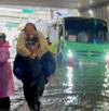 Personas auxiliadas por policías por inundación en CdMx