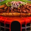 Un restaurante de Guadalajara creó una torta ahogada mundialista servida en un plato del Estadio Azteca, fusionando futbol y tradición jalisciense.