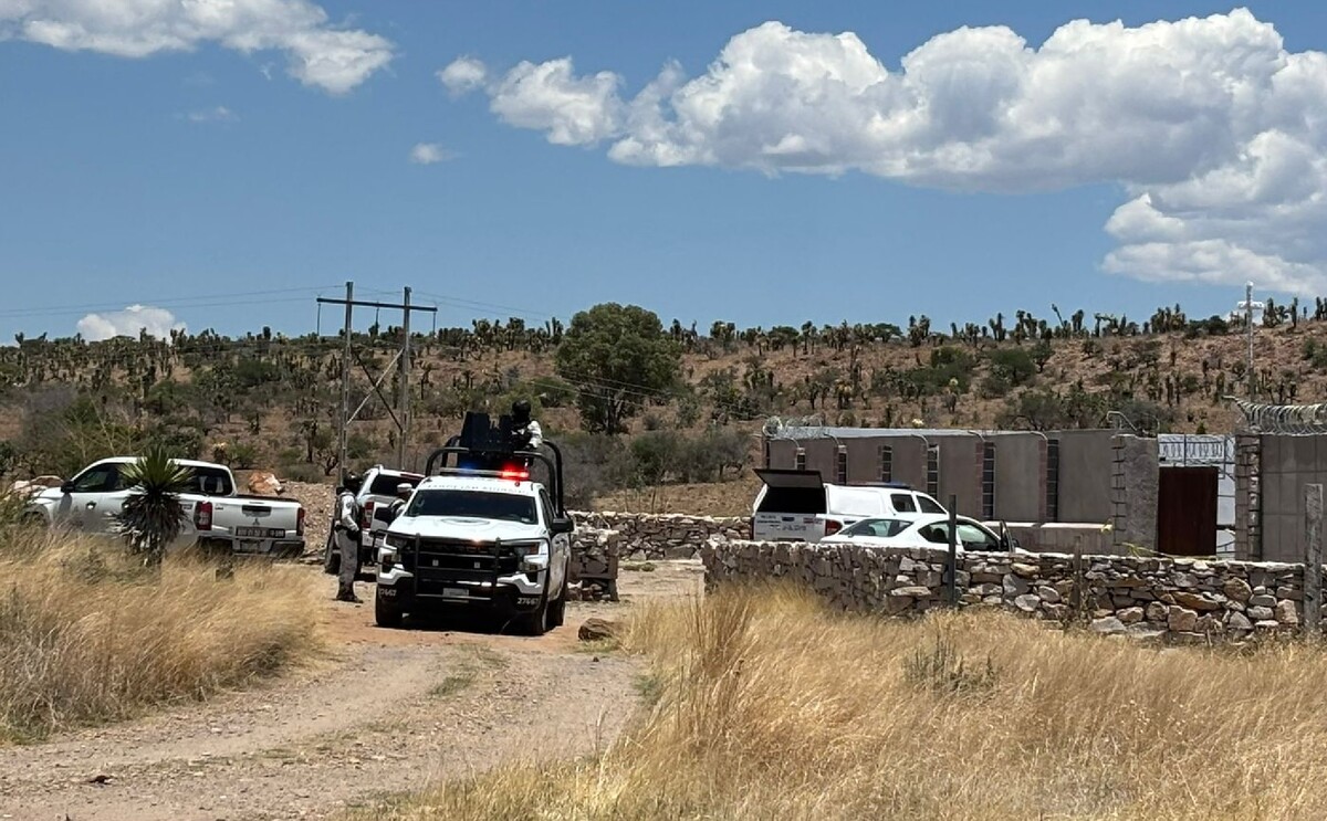 Autoridades trabajando en el hallazgo de un bebé sin vida en Durango.