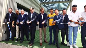 Directivos de Tigres en la inauguración del CET.