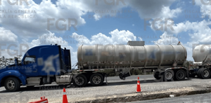 Detienen a persona por transportar hidrocarburos ilícitamente en General Bravo, Nuevo León.