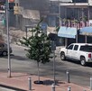 Enfrentamientos armados en Zitácuaro provocan el incendio de un Oxxo, autobuses y bloqueos en las salidas a Morelia y Toluca. Autoridades piden precaución.