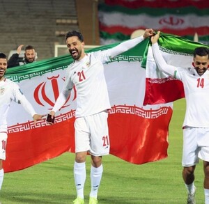 Jugadores de la Selección de Irán celebrando el pase al Mundial 2026.