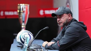 Antonio Mohamed en la conferencia de prensa de la Champions Cup.