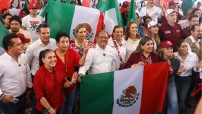 Figuras políticas y funcionarios del estado aprovecharon el encuentro masivo con miras al proceso electoral de 2027.
