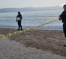 Hombre sin identificar es hallado muerto flotando en playa frente al hotel Canto del Sol en Puerto Vallarta; autoridades investigan causas y llaman a precaución
