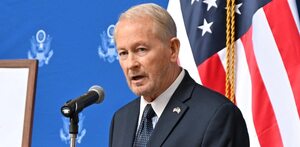 El embajador de Estados Unidos en México, Ronald Johnson, pide unión entre ambos países.