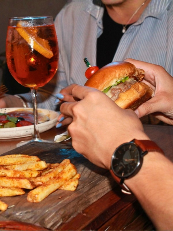 Hamburguesa en plato